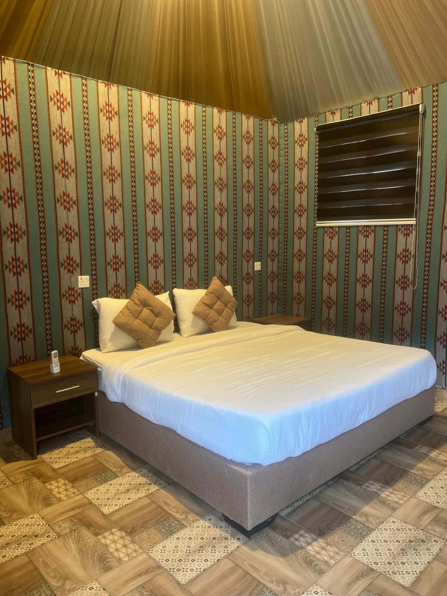Rum Moon Luxury Camp Вади Рум Екстериор снимка